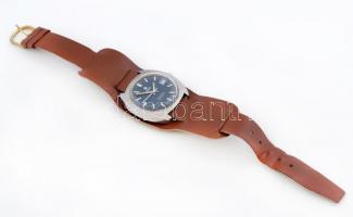 Roamer Searock automatic férfi karóra, működik bőr szíjjal, naptáras