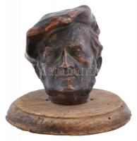 Wagner fej, réz, fa talapzaton, jelzés nélkül, m:5 cm