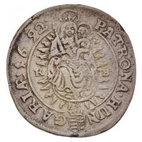 1692K-B 15kr Ag "I. Lipót" előlapon körirat osztása eltérő, hátlapon a pajzs oldalai egyen...