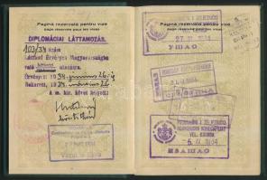 1934 Fényképes román diplomata útlevél a Közmunkák Minisztériumának küldötte részére kiállítva, magy...