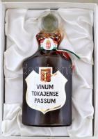 1988 Vinum Tokajense Passum, díszdobozban, 0,75 l, fogyaszthatósága nem bevizsgált