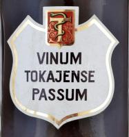 1988 Vinum Tokajense Passum, díszdobozban, 0,75 l, fogyaszthatósága nem bevizsgált