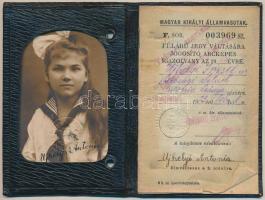 1923 Félárú jegyváltásra jogosító fényképes MÁV-igazolvány királyi járásbíró, később járásbírósági a...