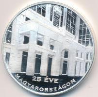Fritz Mihály (1947-) DN "CIB Bank / 25 éve Magyarországon" ezüstözött fém emlékérem díszto...