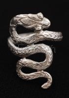 Ezüst (Ag.) kígyós gyűrű, méret: 56, nettó: 4,6 g