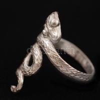 Ezüst (Ag.) kígyós gyűrű, méret: 56, nettó: 4,6 g