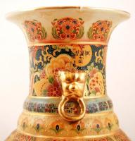 Jelzett kínai díszváza, matricás, kézzel festett aranyozás, hibátlan, m:44 cm
