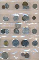 121db vegyes magyar és külföldi fémpénz berakólapokon, közte csehszlovák, osztrák, lengyel érmék T:v...