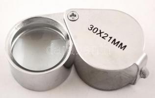 30×21 mm-s kis fém nagyító, saját tokjában