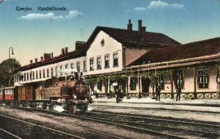 Eperjes, Presov; vasútállomás, gőzmozdony / railway station, locomotive