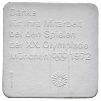 NSZK 1972. "Köszönet a müncheni olimpián végzett munkáért" porcelán plakett (59x59mm) T:2
...