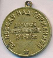 Szovjetunió 1945. "Bátor Munkáért az 1941-1945-ös Nagy Honvédő Háborúban" mellszalag nélkül T:2- edge error Soviet Union 1945. "Medal For Valiant Labour in the Great Patriotic War 1941-1945" without ribbon C:VF edge error