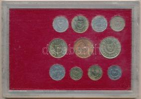 Cíprus 1971-1993. 11db klf fémpénz sérült dísztokban T:vegyes
Cyprus 1971-1993. 11pcs of diff coins...