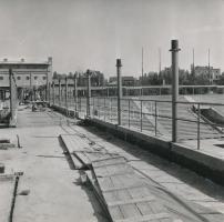 cca 1960 Budapest, Épül a Kisstadion, feliratozott fotó, 13x13 cm