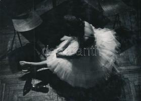 1966 Horváth Péter: A bál vége, feliratozott vintage fotóművészeti alkotás, 17,5x24 cm