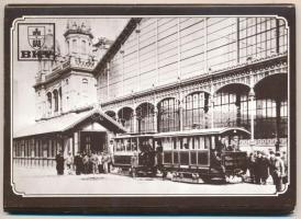 14 db MODERN használatlan motívumlap tokban; Budapesti villamosok / 14 modern unused motive cards in...