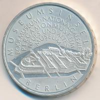 Németország 2002A 10EUR Ag "Berlini Múzeum-sziget" T:1-,2
Germany 2002A 10 Euro Ag "...