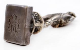 Napóleonnal díszített monogramos fém pecsétnyomó, 2×3 cm, m: 9 cm