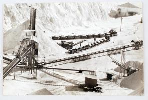 cca 1970 Zsigri Oszkár: Bánya, feliratozott vintage fotóművészeti alkotás, 26,5x40 cm