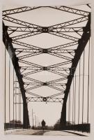 cca 1980 Újvári Béla: Szimmetria, feliratozott vintage fotóművészeti alkotás, 40x27 cm