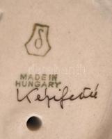 Drasche labdán egyensúlyozó bohóc, kézzel festett, jelzett, apró kopásnyomokkal, m: 20 cm