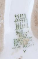 Zsolnay foxi, kézzel festett, jelzett, kis kopásnyomokkal, 12×5×7,5 cm