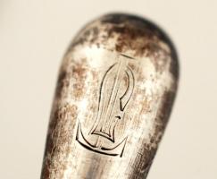 Ezüst(Ag) nyeles kis kés és villa készlet, monogramos díszítéssel, jelzés nélkül, 12 db(6+6), br: 14...