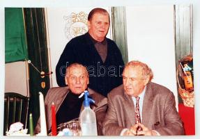 cca 2001 Puskás Ferenc, Grosics Gyula és Hidegkuti Nándor, az egykori Aranycsapat tagjai, fotó, 17x25cm