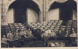Budapest képviselők a parlamentben Foto AK