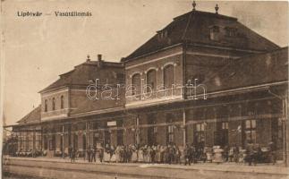 Lipótvár, Leopoldov; vasútállomás / railway station