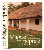 Balassa Iván, Ortutay Gyula: Magyar Néprajz. Bp., 1980, Corvina. Kiadói egészvászon-kötésben, szép állapotú fedőborítóval.
