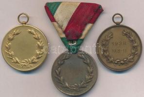 1936. "Turul Szövetség Országos Lövészversenyei" 3db Br díjérem, egy mellszalaggal. Szign....