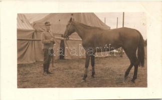 Békéscsaba - 2 db megíratlan, kiváló állapotú fekete-fehér fotóképeslap, lovasverseny, díjátadás, K....