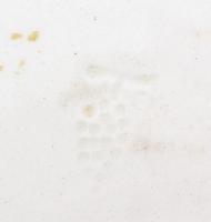 Szőlőfürt jelzéssel áttört tálka, kézzel festett, hibátlan, 10x16x3cm