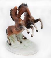Unterweissbach ágaskodó lovak, porcelán, jelzett, kézzel festett, hibátlan, 18x14x10cm