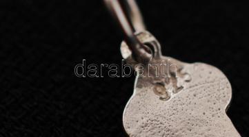 Ezüst keresztfüggő, díszes, Ag.,1gr., jelzett, 2,5cm/ Silver crucifix pendant, Ag. 1gr., marked, 2,5...