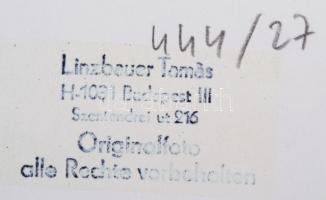 Linzbauer Tamás: Villamos kocsiszínben, pecséttel jelzett, 11x17 cm