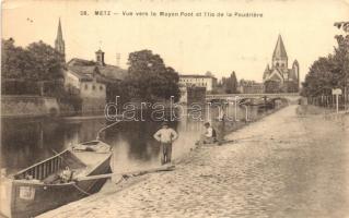 Metz, Moyen Pont, Ile de la Poudriere / bridge, boat (small tear)