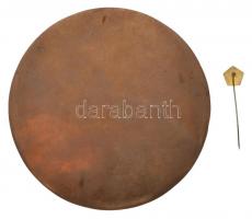 1984. "Szeged MKM" egyoldalas Br érem (108,5mm) + "MKM" zománcozott jelvény (11,...