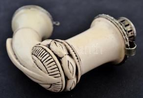 Díszes tajtékkő pipa fém szerelékekkel, kis kopásnyomokkal, / Ornamented pumice pipe m: 10 cm