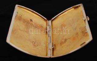 Ezüst (Ag.) cigarettatárca, szintetikus kő berakásokkal, fém béléssel, "Sz. K." monogramma...