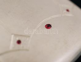 Ezüst (Ag.) cigarettatárca, szintetikus kő berakásokkal, fém béléssel, "Sz. K." monogramma...