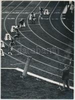 cca 1973 Zsigri Oszkár: Start, feliratozott vintage fotóművészeti alkotás, 24x18 cm