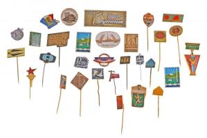 30db vegyes magyar és külföldi szocialista kitűző, jelvény, közte zománcozott is T:vegyes
30pcs of ...