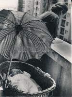 cca 1965 Mohácsi József: Őrszolgálat, feliratozott vintage fotóművészeti alkotás, 20x15 cm