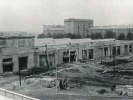 cca 1968 Budapest, Fehér úti metró járműtelep építése, 2 db fotó, 18x24 cm