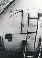 1966 Barts Oszkár: Tanyaudvar, feliratozott vintage fotóművészeti alkotás, 24x18 cm