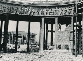 1968 Budapest, Stadion metróállomás építése miatt bontják a kupolát, 2 db fénykép, 18x24 cm