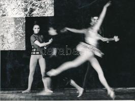 cca 1966 Laczy Zoltán: Op-art (Pécsi Balett), pecséttel jelzett vintage fotóművészeti alkotás, 18x24 cm