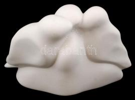 Héra József (1976- ): Madárcsalád, fehér márvány, jelzett, m: 19,5 cm